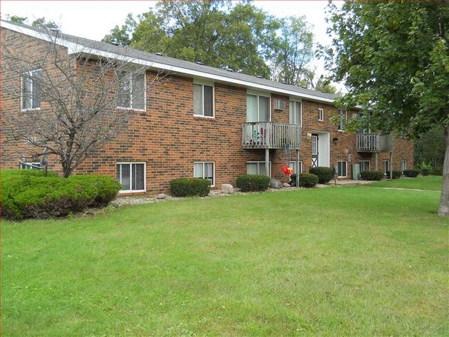 Building Photo - 2 br, 1 bath Apartment - Martin House Apts 32