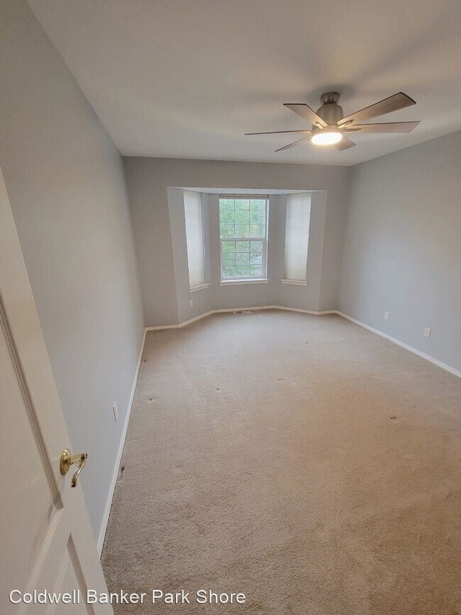 Building Photo - 4 br, 3.5 bath House - 6961 Wentworth Ave SW