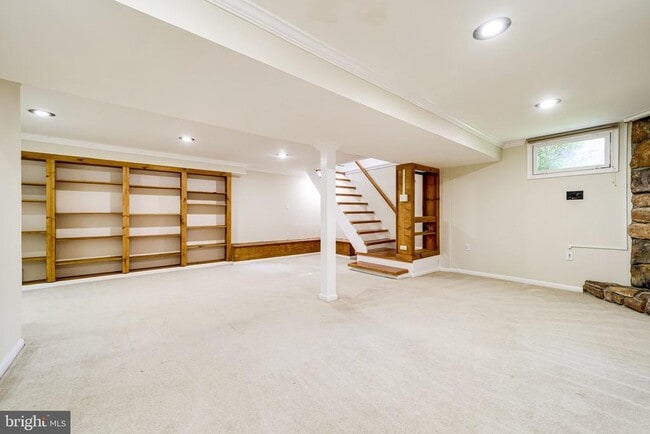 Building Photo - 4038 Maple St
