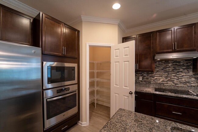 Building Photo - 543 Aventurine Ave