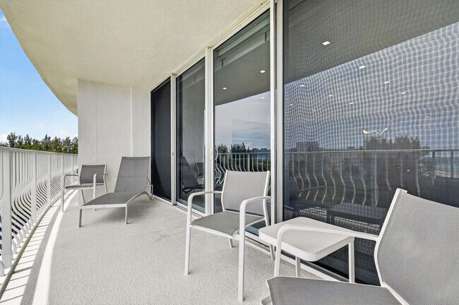 Building Photo - 2774 S Ocean Blvd