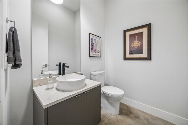 Building Photo - 4532 Sunburst St