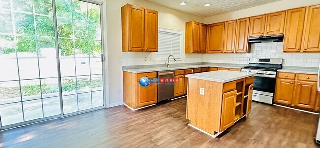 Building Photo - Large 4-bedroom house in Norcross