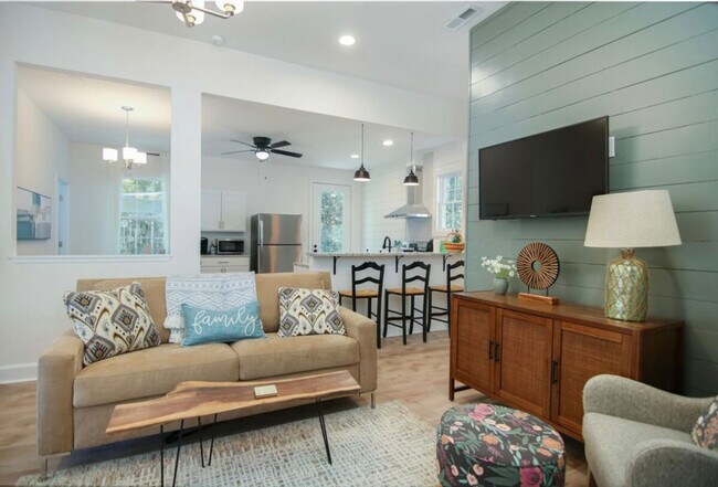 Primary Photo - 452 Riverland Dr