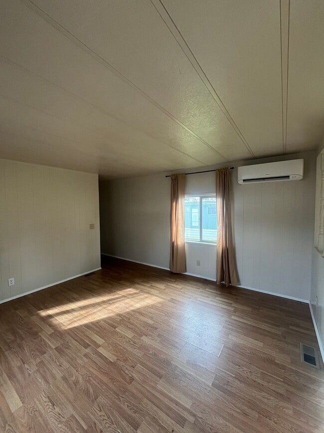 Building Photo - 3-Bedroom 1-Bathrrom home near Dorris Ranch