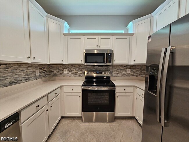 Building Photo - 20503 Hazelnut Ct S