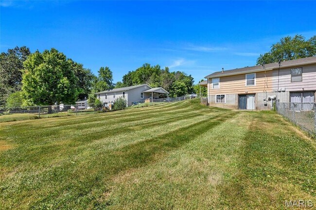 Building Photo - 32 Laura Dr