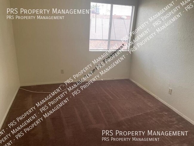 Building Photo - 1623 N Comanche Dr