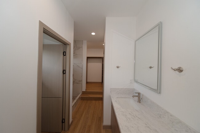 Building Photo - 2056 10th Ave