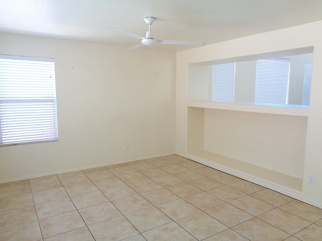 Building Photo - 4106 E Chambers St