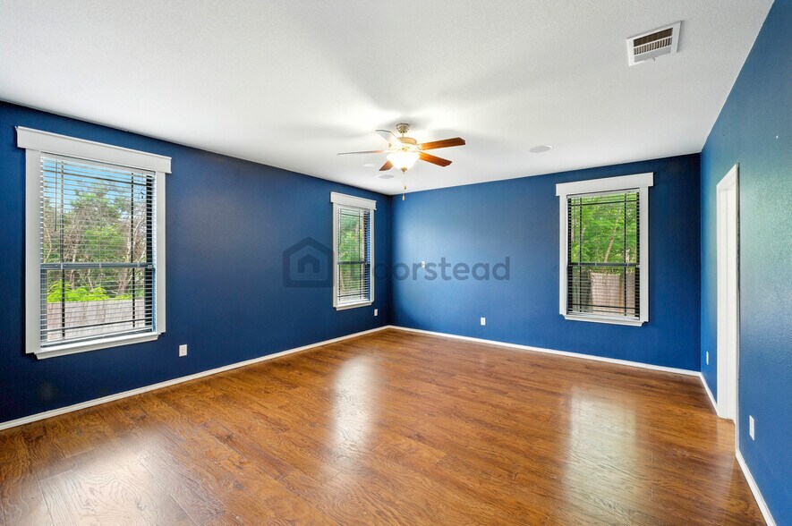 Building Photo - 920 Water Hyacinth Loop