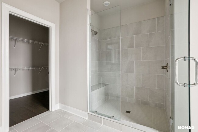 Building Photo - Stunning 4BR Townhome in Alpharetta