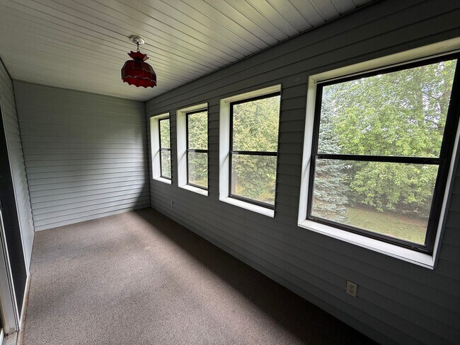 Building Photo - 657/659 Wood Violet Lane