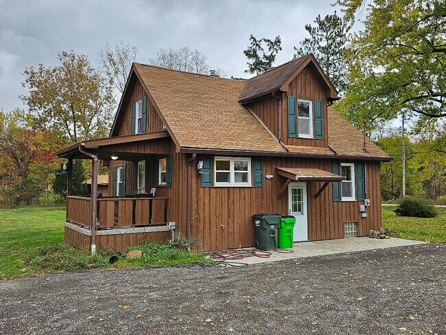 Building Photo - 1349 Newton St