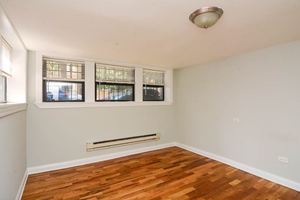 Building Photo - 4242 N Wolcott Ave