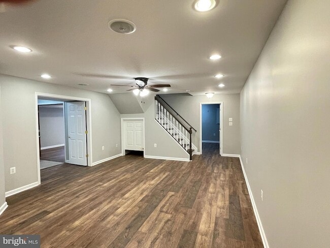 Building Photo - 139 Balc Spring