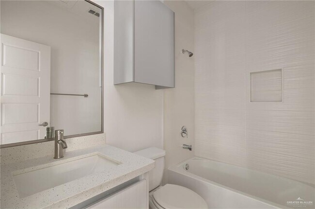 Building Photo - 308 W Campeche Ave
