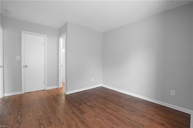 Building Photo - 240 Ferdinand Cir