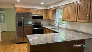 Building Photo - 154 Riverhill Rd
