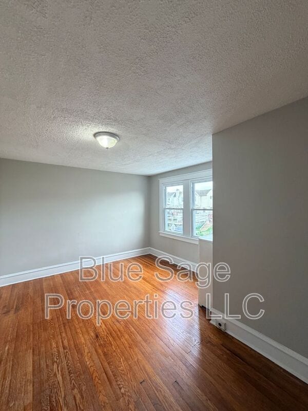 Building Photo - 7030 Greenwood Ave
