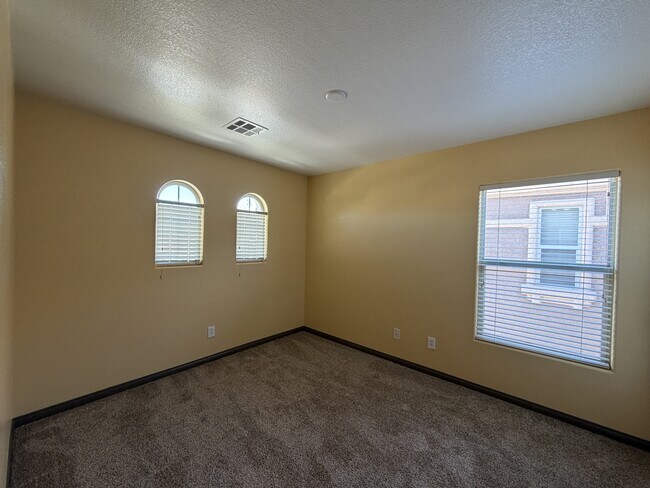 Building Photo - 10811 Ackers Dr