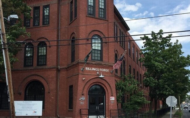 Building Photo - 140 Russ St