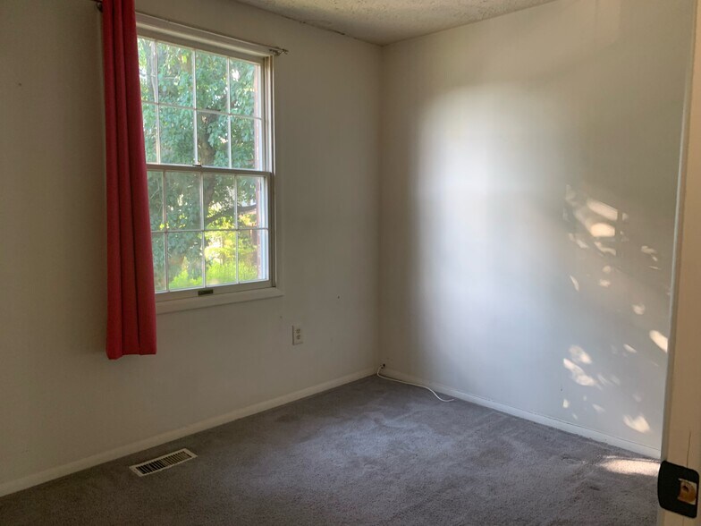 Building Photo - 7700 Fawn Ct