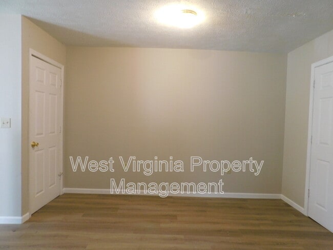 Building Photo - 3751 Summerlee Rd