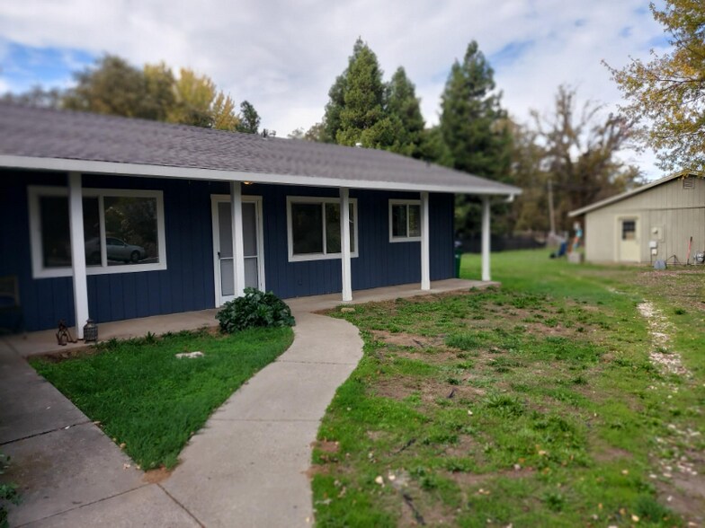 Primary Photo - 10322 Daffodil Ct