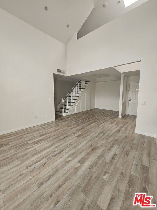 Building Photo - 5420 Sylmar Ave