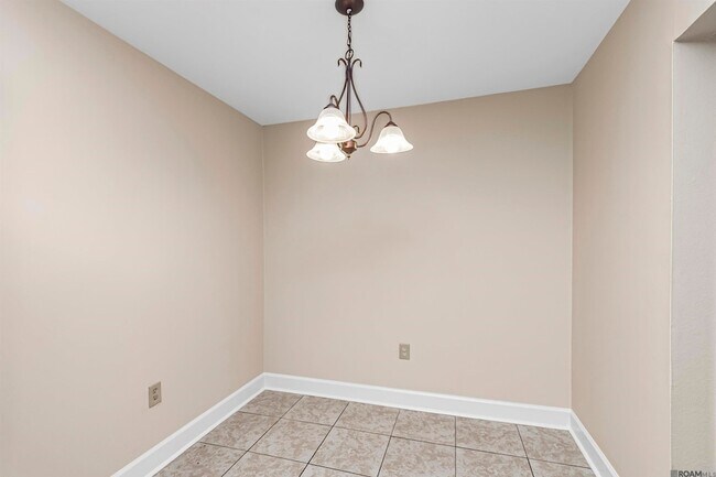 Building Photo - 1066 Manson Dr