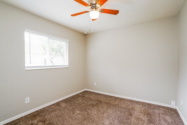 Building Photo - 3729 SW 1st Pl