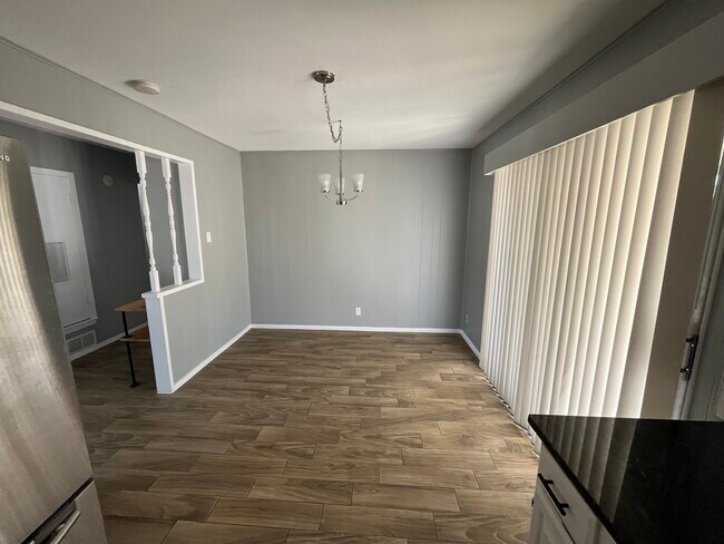 Building Photo - 506 Demya Dr