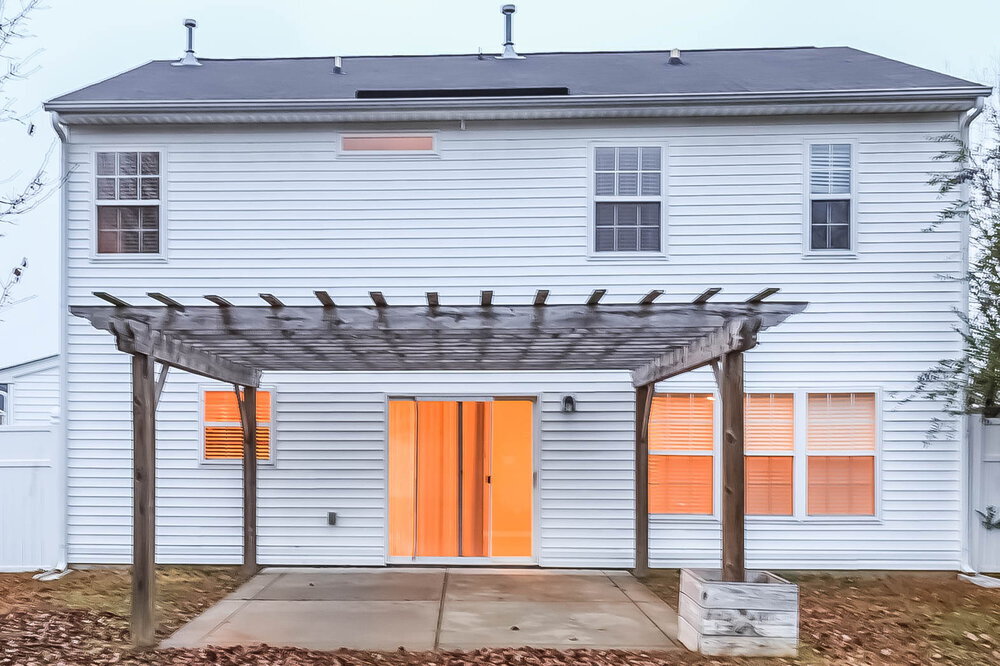 Building Photo - 15239 Pangborn Pl