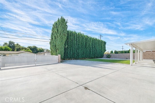 Building Photo - 386 W 16th St