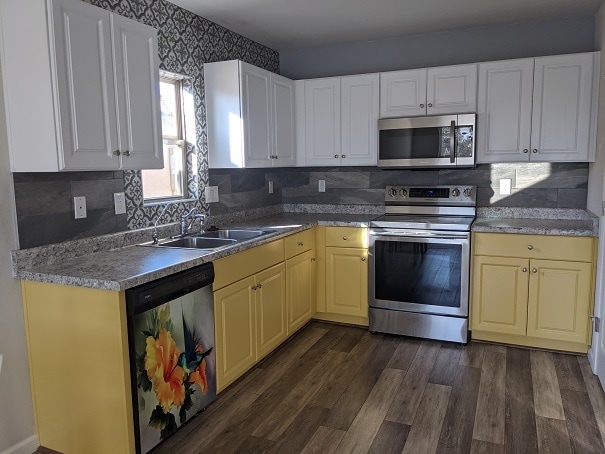 Building Photo - 627 9th Pl