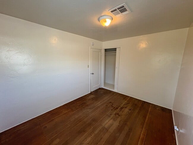 Building Photo - Cozy Home On Spacious Lot near Ballpark coming soon!