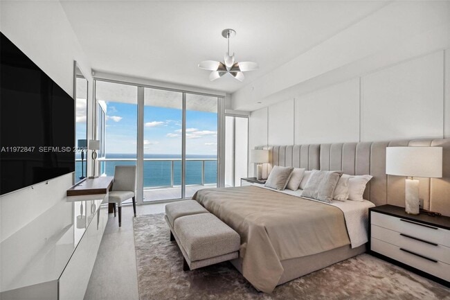 Building Photo - 100 South Pointe Dr