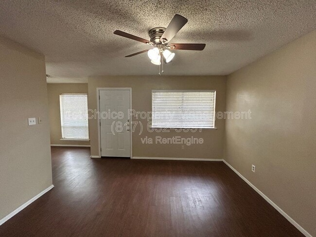 Building Photo - 2212 Viewtop Ln