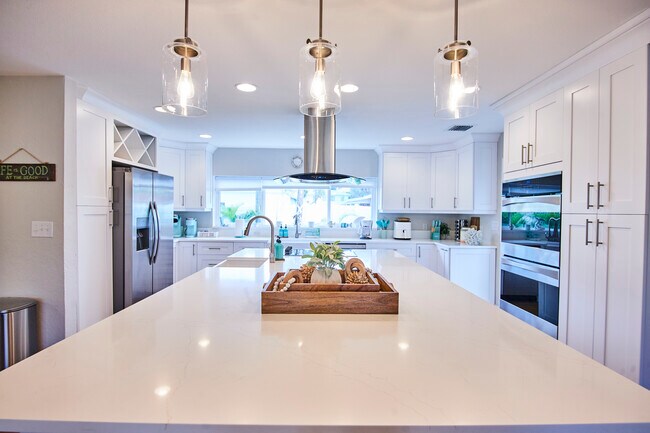 Building Photo - 75 Lido Dr