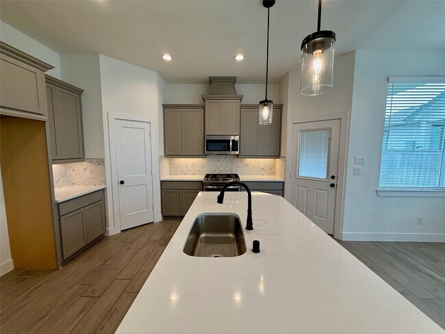 Building Photo - 12946 Rio Mariano Ln