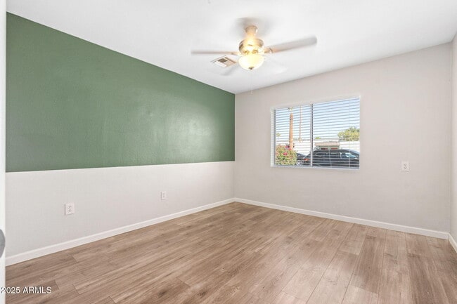 Building Photo - 913 W Highland Ave