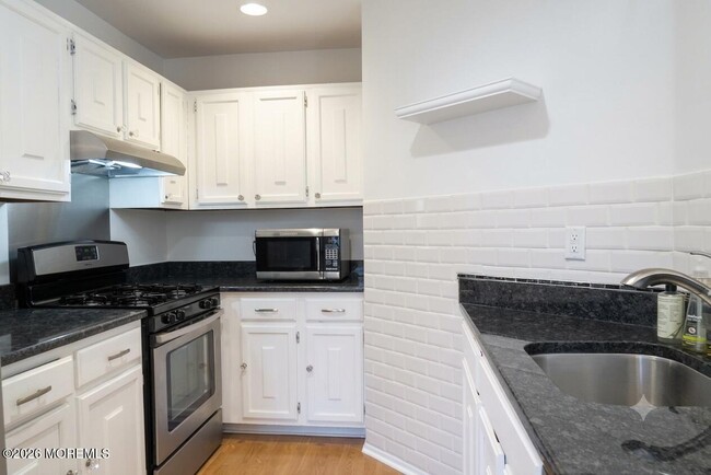 Building Photo - 349 Yorkshire Pl