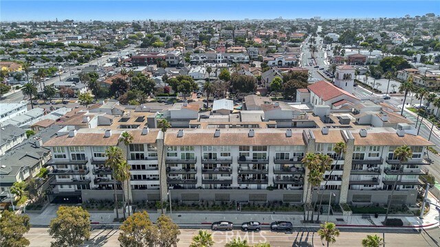 Primary Photo - 230 S Catalina Ave