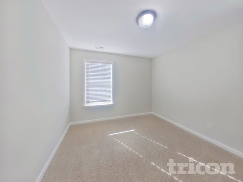 Building Photo - 148 Centerra Springs Dr