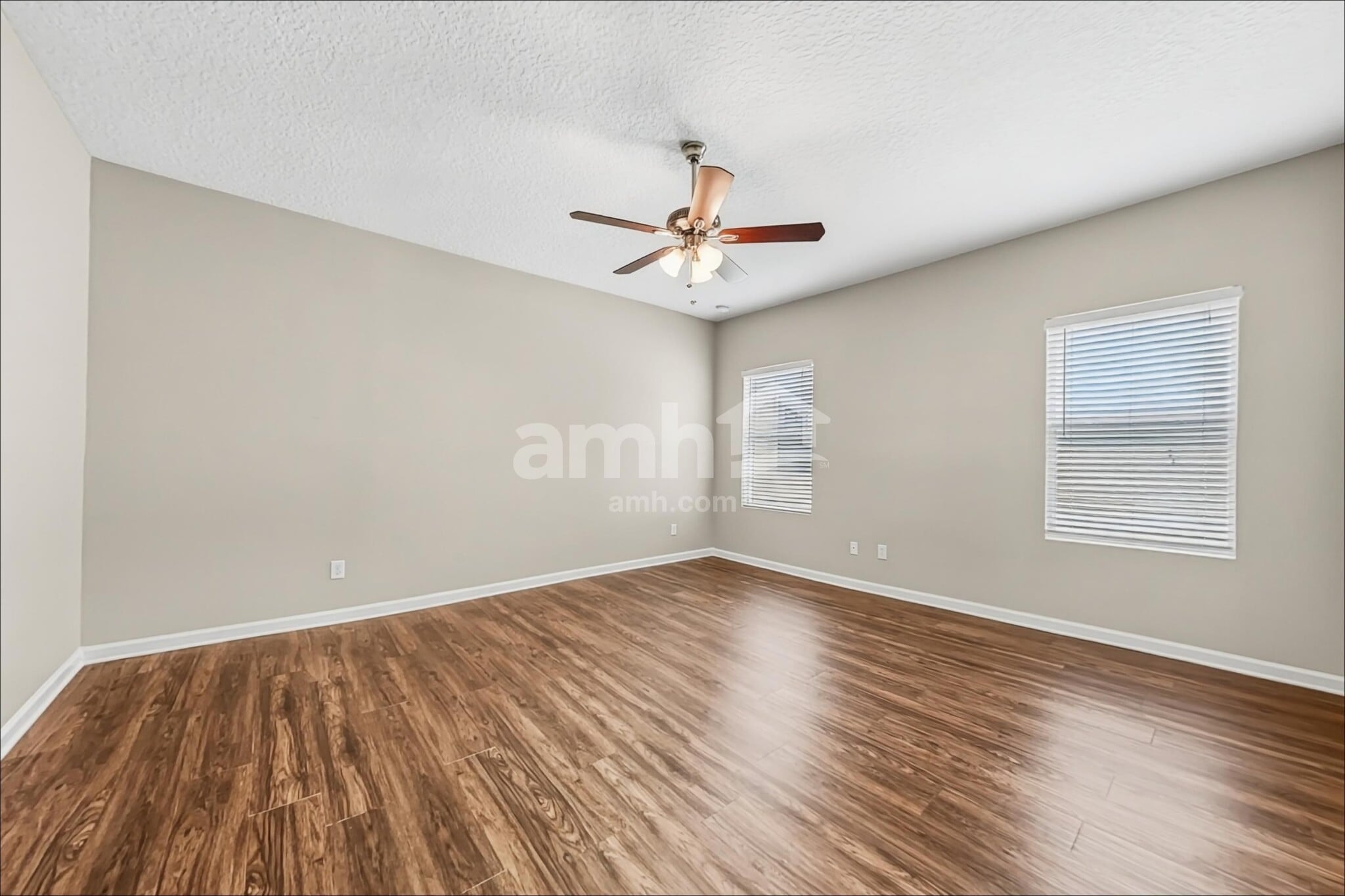 Building Photo - 743 Sunny Stroll Dr