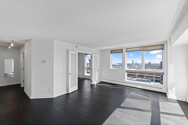 Building Photo - 433 S 7th St