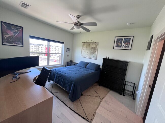 Building Photo - 6444 Burnet Rd