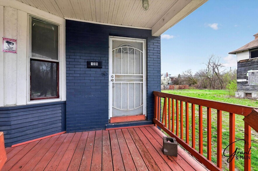 Building Photo - 127/129 W. Buena Vista - AIS-HASE LLC