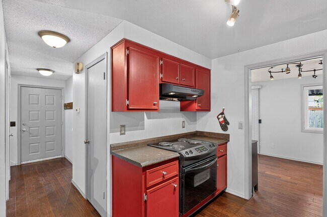 Building Photo - 5751 SW 204th Pl
